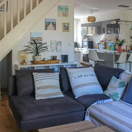 Awesome In With 2 Bedrooms And Wifi Сasa de vacaciones