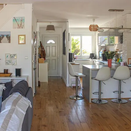 Awesome In With 2 Bedrooms And Wifi Сasa de vacaciones