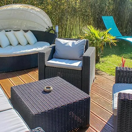 Awesome In With 2 Bedrooms And Wifi Сasa de vacaciones *